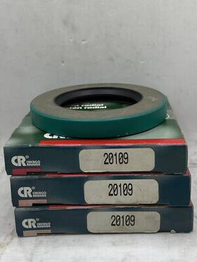 16289 Chicago Rawhide Lot Of 2 Skf Oil Seal Nib