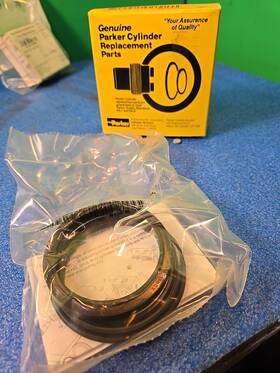Rk2hlts251 Cylinder Division Parker / Brand New Oem Rod Seal Kit 2 1/2 Tuff