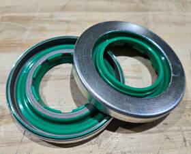 At184799 John Deere Genuine Oem Parker Crossbar Pin Seal - 2.360 X 4.375 0.575