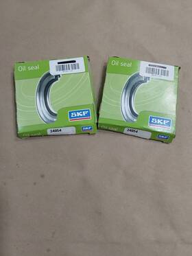 2-skf Skf 24954 Lot Of Oil Seal