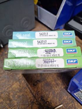 562717 Skf New In Box 4 Pcs